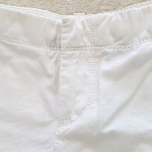 Old Navy midrise white shorts with button details - Picture 6 of 10